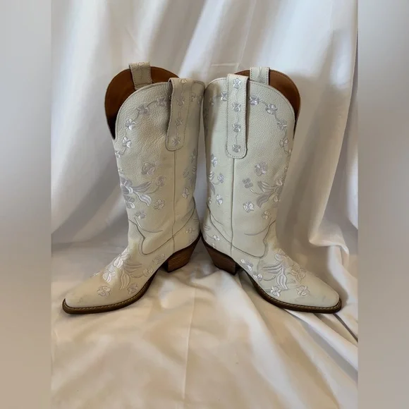 Dingo White Embroidered Western Heeled Boots - Picture 4 of 14